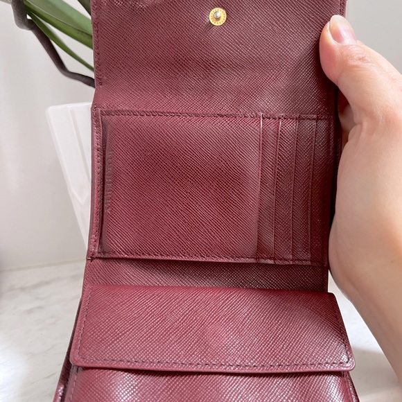 SOLD! Authentic Vintage Burberry Trifold Wallet - Picture 5 of 12